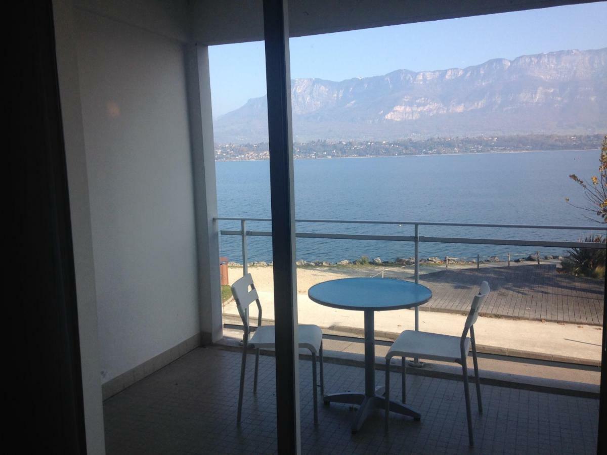 Pieds Dans L'Eau Au Lac Du Bourget Le Bourget-du-Lac Exterior photo